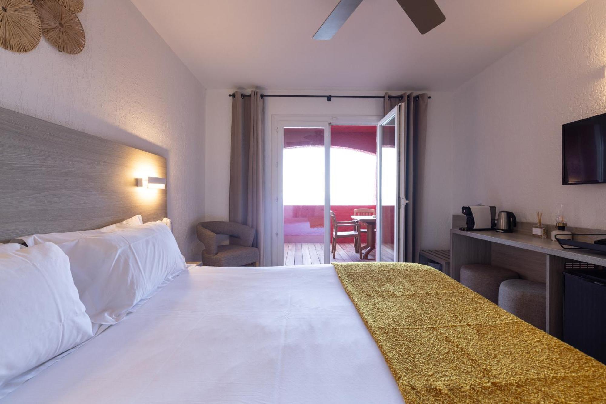 Hotel Dolce Notte Saint-Florent  Exterior photo